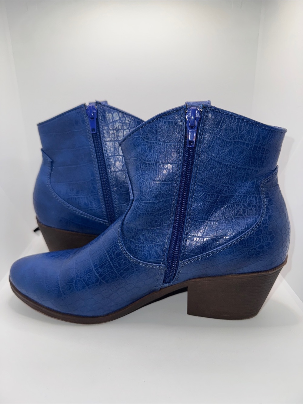 True Craft Winnie Western Ankle Boots Blue Croc Print Women’s 8 Boho - Picture 3 of 10